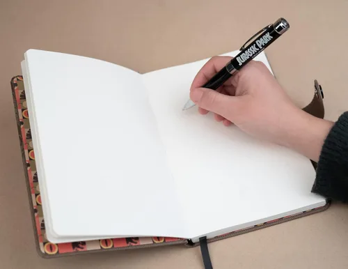 Miniatura 7 de Cuaderno diario oficial de Jurassic Park, cuadernos de tapa dura + bolígrafo, cuaderno A5, bonitos cuadernos 180 páginas punteadas Jurassic