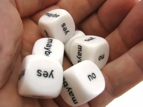 Miniatura 2 de Juego de 6 dados D6 de 0.630 in Yes, No, Maybe Decisions, color blanco con letras negras