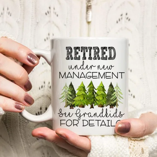 Miniatura 4 de Fatbaby Regalos de jubilación para hombres, jubilados bajo nueva gestión, taza de café con texto en inglés "See Grandkids For Details", taza de café