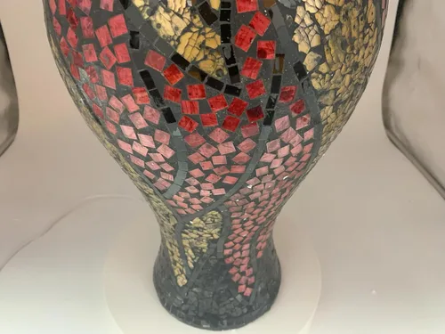 Miniatura 7 de Jarrón de mosaico de 24 pulgadas, cilindro alto hecho de terracota con piezas de mosaico de vidrio rojo, dorado y negro, pieza decorativa hecha a