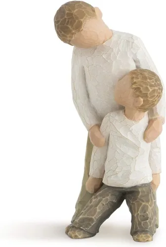Willow Tree Hermanos, forjando un vínculo que dura toda la vida, dos niños apoyados uno contra el otro, la figura refleja las relaciones familiares