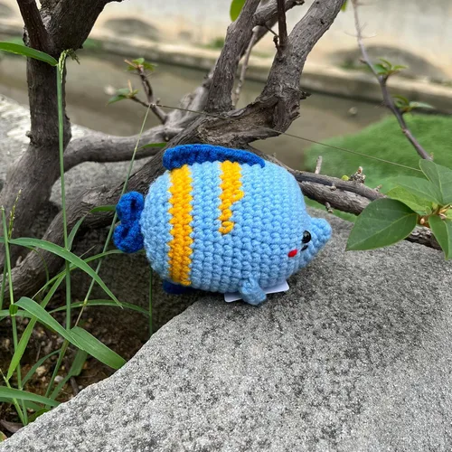 Miniatura 4 de Regalos de peces de ganchillo, apoyo emocional de peces positivos, lindos y divertidos, decoración de escritorio de oficina para ella, mujeres