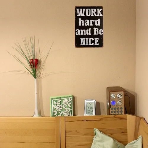 Miniatura 4 de ARTCLUB Letrero de metal retro con texto en inglés "Work Hard and Be Nice ", divertido con texto en inglés "Work Hard and Be Nice