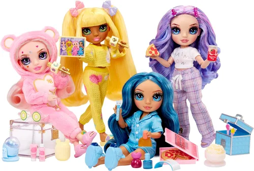 Miniatura 6 de Rainbow High Jr High PJ Party - Skyler, Muñeca de moda posable azul de 9" con enterizo suave, pantuflas, accesorios de juego divertidos, gran