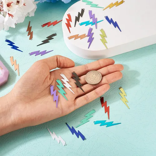 Miniatura 18 de FASHEWELRY 16 dijes de plumas de arco iris de acero inoxidable con alas de filigrana, adornos de metal de 4 colores para hacer joyas, pulseras