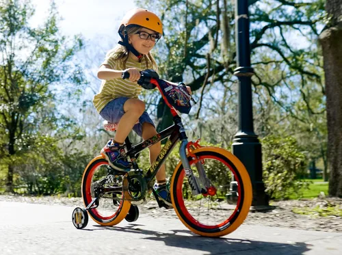 Miniatura 7 de Dynacraft Hot Wheels BMX Bike for Boys, 12-18 Inch Kids Bike, Ages 3-9, Rev Grip Handlebar Feature, Red & Black