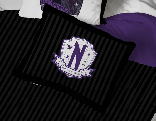 Miniatura 5 de Jay Franco Wednesday Addams - Juego de edredón tamaño Queen, ropa de cama de 7 piezas, incluye juego de sábanas y fundas de almohada, ropa de cama