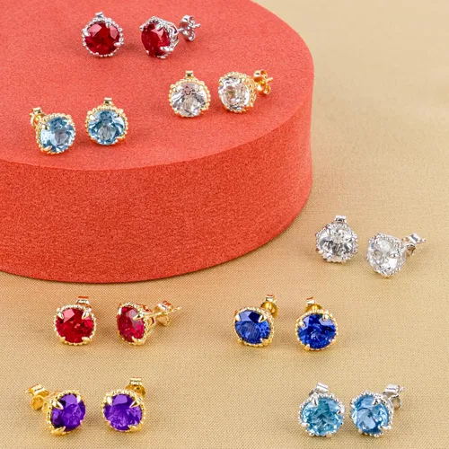 Miniatura 6 de Nicole Miller Fine Jewelry - Pendientes de plata de ley con revestimiento de oro amarillo de 14 quilates de 8mm de corte redondo