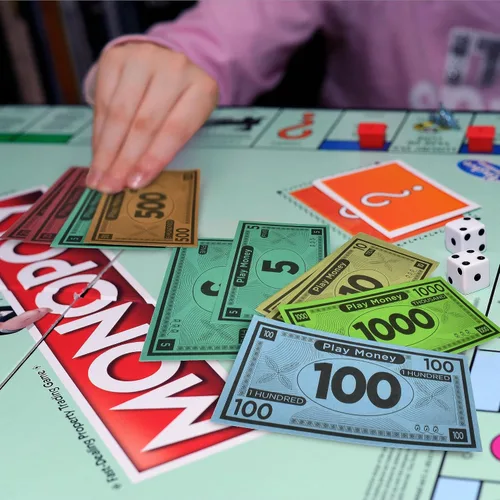 Miniatura 3 de Queensell Dinero de juego adecuado para juegos de mesa Monopoly – 480 piezas de 60 billetes de cada denominación – Papel de impresión de doble cara