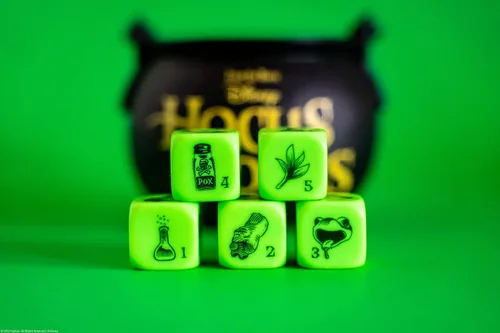 Miniatura 5 de USAOPOLY YAHTZEE: Disney Hocus Pocus Taza de dados de caldero coleccionable de bruja ~ Juego familiar clásico basado en película, ideal