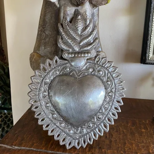 Miniatura 2 de Decoración de pared de corazón de metal Milagro, corazón flameante, hecho a mano, 7 x 10 pulgadas, Haití, adorno, hecho a mano, adornos únicos