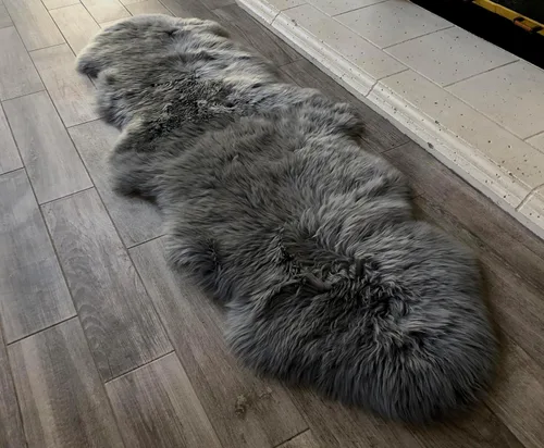 Miniatura 45 de LAMBZY Alfombra sintética de piel de oveja auténtica, con textura inferior gruesa, fuerte, fácil de lavar, resistente a las manchas, perfecta