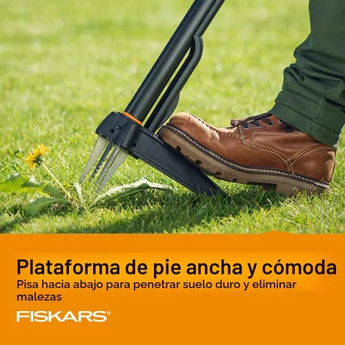 Miniatura 5 de Fiskars Herramienta de desmalezado de pie con 3 garras, desmalezador de jardín, herramienta de deshierba manual con mango ergonómico de 39" de largo