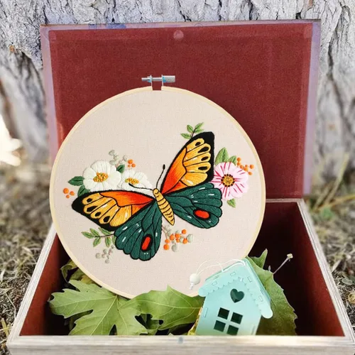 Miniatura 6 de MIKIMIQI Paquete de 3 kits de bordado con patrón, kit de bordado estampado de flores y mariposas que incluye telas de bordado, aros de bambú, agujas