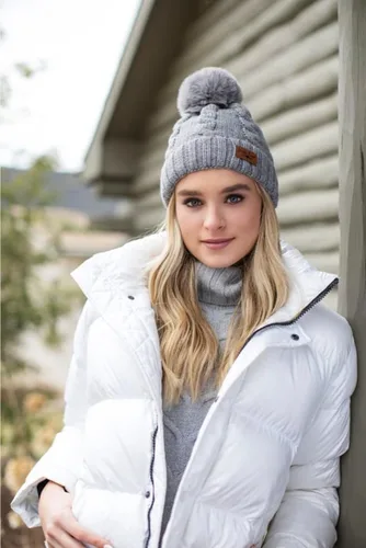 Miniatura 7 de Britt's Knits Cozy Classics - Gorro de invierno con pompones de piel acogedora para mujeres y niñas