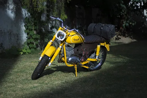 Miniatura 20 de Bolsa de lona para motocicleta de cuero genuino de grano completo resistente de inspiración militar Alforja Bolsa de fin de semana Con correas
