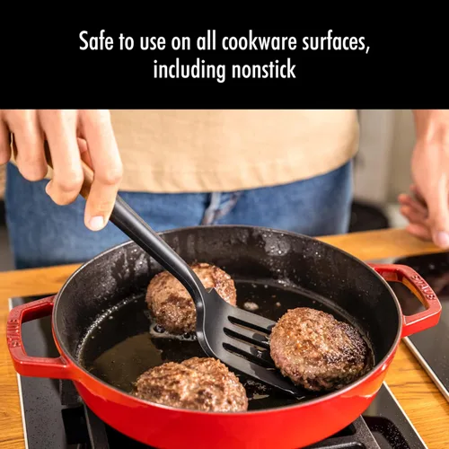 Miniatura 5 de STAUB Espátula de silicona con voladizo, perfectamente angulada para levantar panqueques, sándwiches y recoger verduras. De silicona negra mate