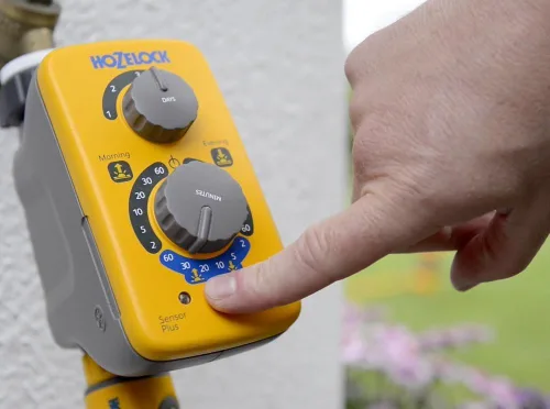 Miniatura 4 de HOZELOCK - Controlador del sensor del temporizador de riego Plus: riego automático y fácil con su sensor de luz, riego ajustable al amanecer y/o al