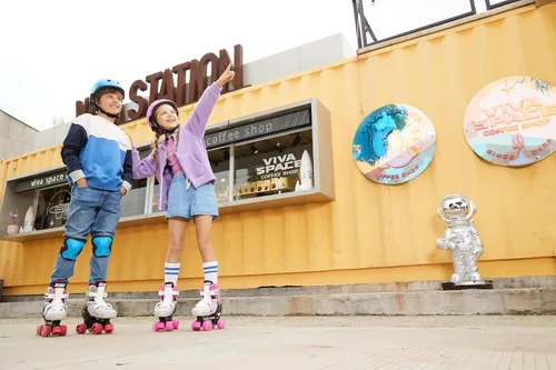Miniatura 9 de Yvolution Patines combinados de neón, patines 2-1 cuádruple y en línea para niños con ruedas LED, tamaño ajustable (verde, 3 a 6)