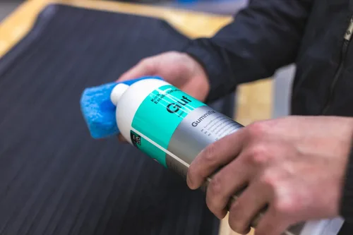 Miniatura 3 de KOCHCHEMIE - Gummifix - Limpiador de Goma y Plástico para Interiores, Resistente al Deslizamiento, Sin Grasa (1 Litro)