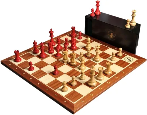 Miniatura 11 de The Library Grandmaster Juego de ajedrez, caja y combinación de tablero