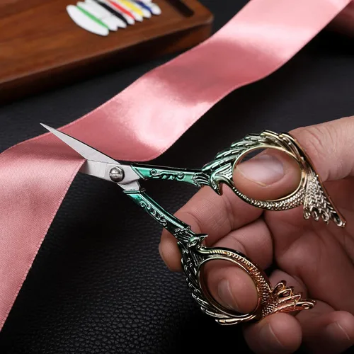 Miniatura 7 de YOUGUOM Tijeras de coser, pequeñas tijeras de bordado, tijeras de precisión afiladas para manualidades, punto de cruz, hilo de hilo, detalle