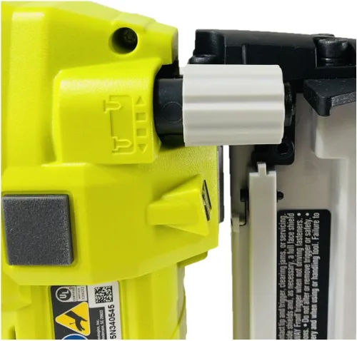 Miniatura 5 de Ryobi Grapadora inalámbrica Air Strike de 18 V de 3/8-1-1/2 pulgadas P360 + (1) batería y cargador (renovado)