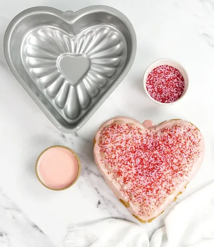 Miniatura 5 de USA Pan Global Bakeware Molde para pastel con forma de corazón elegante