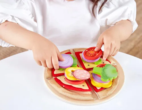 Miniatura 3 de Hape Juego de madera de pizza perfecto para cocina de niños, horno de pizza 2 en 1 y caja de entrega, 29 piezas de juego de simulación para niños