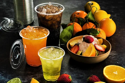 Miniatura 7 de Green Direct Vasos de plástico ultra transparentes con tapas planas para café helado, batido de té Boba (100, 10 onzas)