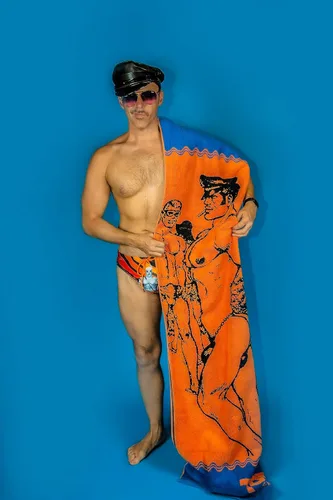 Miniatura 3 de Tom of Finland Toalla de playa de lujo (Gay)