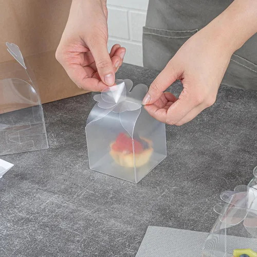 Miniatura 5 de Restaurantware - Cajas de recuerdo de boda de 2.8 x 2.4 pulgadas, 100 cajas de dulces transparentes con parte superior de trébol. Para bodas, baby