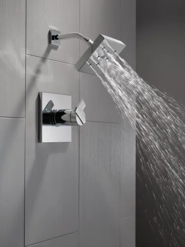 Miniatura 2 de Delta Faucet Ara 17 Series Kit de molduras de ducha de doble función con cabezal de ducha H2Okinetic de un solo rociador, cromado T17267