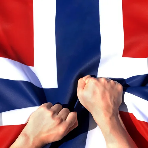 Anley Bandera de Noruega de 3 capas de doble cara a prueba de rasgaduras de 3 x 5 pies, color vivo, cabecera de lona y resistente a las arrugas, las