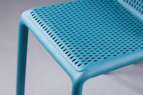 Miniatura 7 de CozyBlock Punch - Silla de comedor apilable perforada para interior y exterior, juego de 4 (azul turquesa)