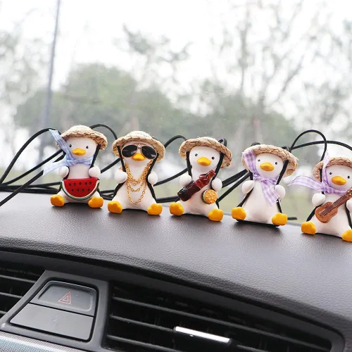 Miniatura 5 de Accesorios para colgar en el espejo del automóvil, lindo adorno de pato oscilante para el tablero de instrumentos (lentes de sol de espejo de patio)