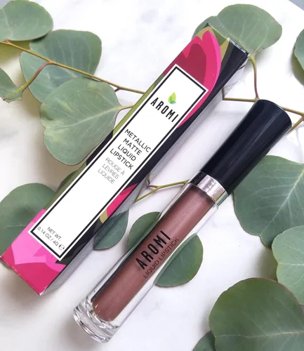 Miniatura 7 de Aromi Lápiz labial líquido metálico A prueba de manchas y de larga duración, marrón claro, color de labios tostado con acabado brillante, vegano