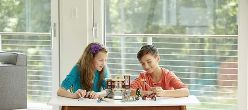 Miniatura 3 de LEGO Creator Expert Winter Village Fire Station 10263 Kit de construcción (1166 piezas)