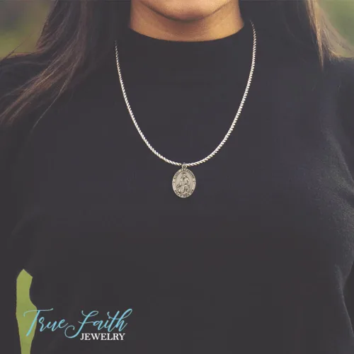 Miniatura 3 de True Faith Jewelry Collar de plata de ley con colgante de medalla de San Peregrino, joyería religiosa, 78 pulgadas, Plata esterlina, No es una