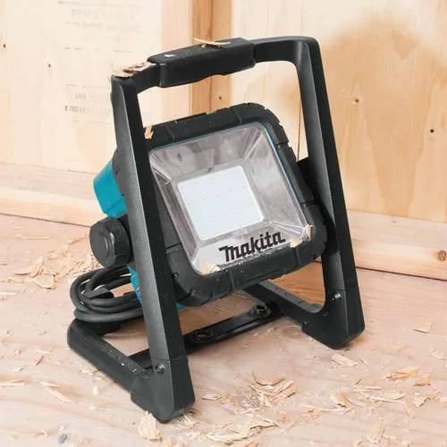 Miniatura 7 de Reflector Makita DML805 de 18 V LXT, alámbrico/inalámbrico, con batería de iones de litio