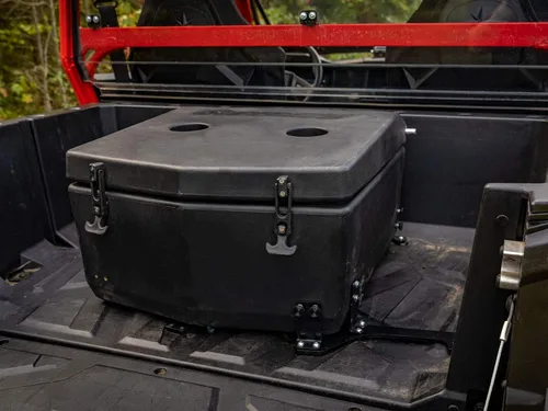 Miniatura 3 de SuperATV Enfriador trasero aislado de alta resistencia/caja de carga para Polaris General 1000 / General 4 (2016+) - Tapa sellada mantiene el hielo