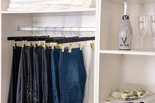 Miniatura 9 de Quality Hangers Paquete de 20 perchas de madera negras ultrafinas que ahorran espacio, gancho giratorio de 360 grados, lo mejor para trajes y más