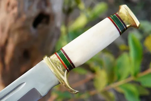 Miniatura 7 de Poshland Cuchillo de caza personalizado hecho a mano de acero D2 de 12.5 pulgadas - Mango de hueso de agarre perfecto con herraje de latón (REG-225)