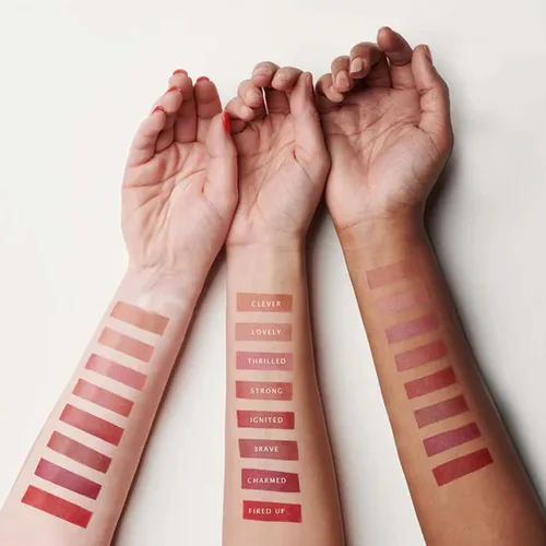 Miniatura 2 de butter LONDON Lápiz labial Plush Rush Satin Matte