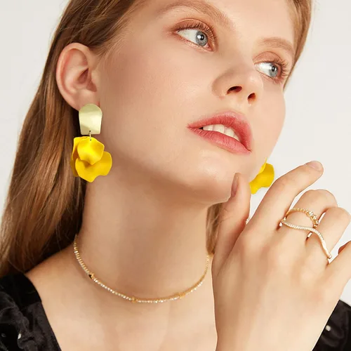 Miniatura 2 de Aretes colgantes de pétalos de rosa, aretes bohemios de flores acrílicas, aretes grandes de resina floral para mujeres, mujeres, novia, ideales