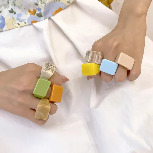 Miniatura 5 de Anillos gruesos de resina multicolor para mujeres y niñas, anillos de resina acrílica, anillos exagerados para nudillos, anillos geométricos