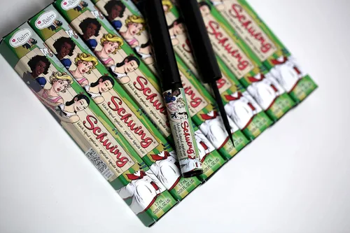 Miniatura 9 de thebalm Schwing Liquid Eyeliner, color negro