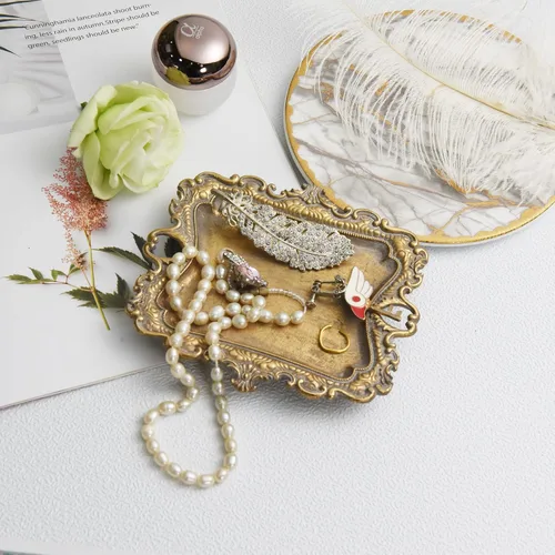 Miniatura 2 de Funly mee Bandeja pequeña de baratijas antigua en oro vintage, bandeja de joyería de metal, soporte para anillos - 13.5 x 8.9 x 3 centímetros