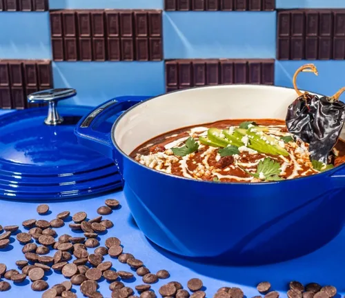 Miniatura 4 de Horno Holandés Esmaltado de Hierro Fundido de 4.5 Qt de Lodge USA - Utensilio de Cocina de Hierro Fundido - Olla Holandesa con Tapa Esmaltada