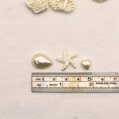 Miniatura 2 de Chenkou Craft Aleatorio 3.53 oz/lote (alrededor de 400 unidades) 0.157-0.787 in perlas de imitación semicirculares Seastar Bow Rose Rhinestone parte